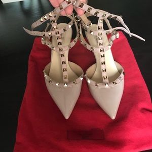 Authentic Valentino Rockstud 2.5” Pumps